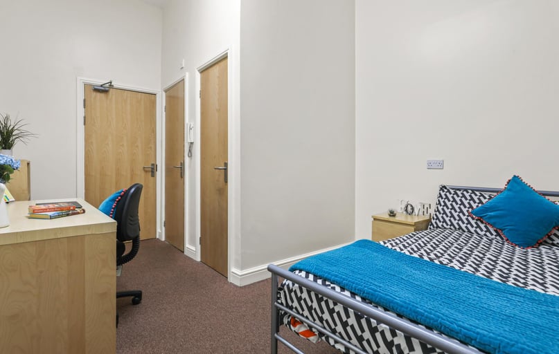 Guildhall Lane, Highfields, Leicester - Image 1