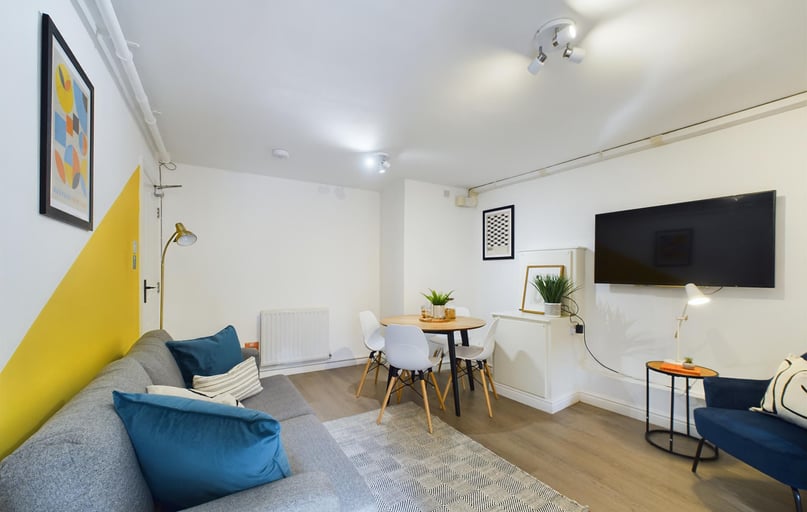 West Parade, West End, Lincoln - Image 1