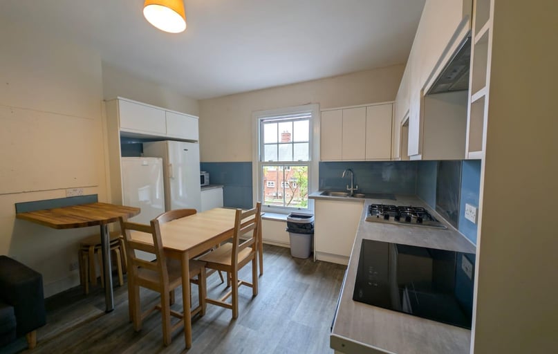 West Parade, West End, Lincoln - Image 1