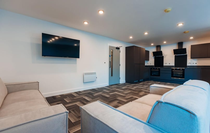 Graduation House, Beeston, Nottingham - Image 1