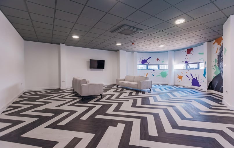 Graduation house, Beeston, Nottingham - Image 1