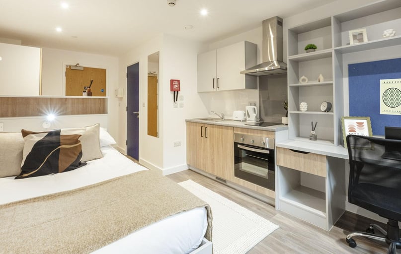 Classic Studio, Hill View Place, Glenthorne Road, St Thomas, Exeter - Image 1