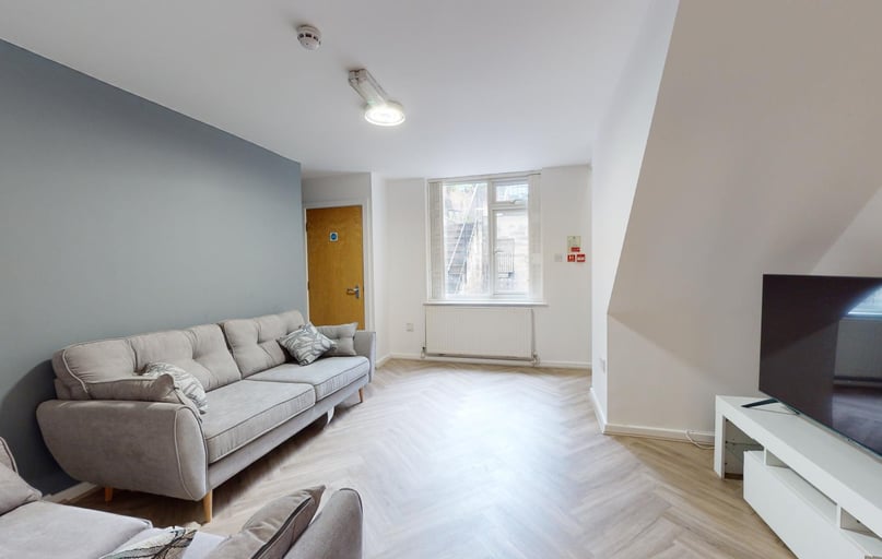 Moorland Avenue, Hyde Park, Leeds - Image 1