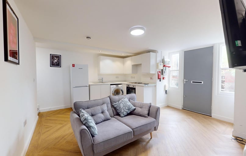 St Michael's Road, Headingley, Leeds - Image 1