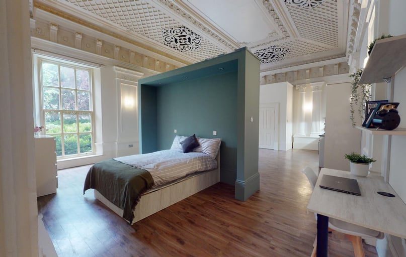 Buckingham House, Hyde Park, Leeds - Image 1