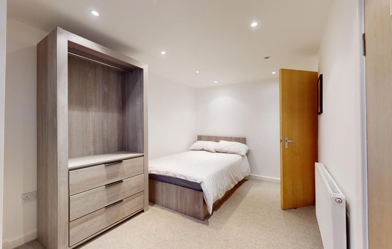 Village Avenue, Burley, Leeds - Image 1