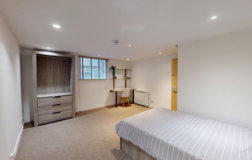 Hyde Terrace, Woodhouse, Leeds - Image 1