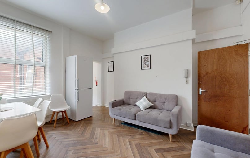 Regent Park Avenue, Rampart Road, Leeds - Image 1