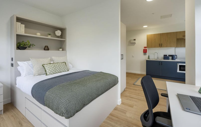 Deluxe Studio, Discovery Studios, Greenmarket, West End, Dundee - Image 1