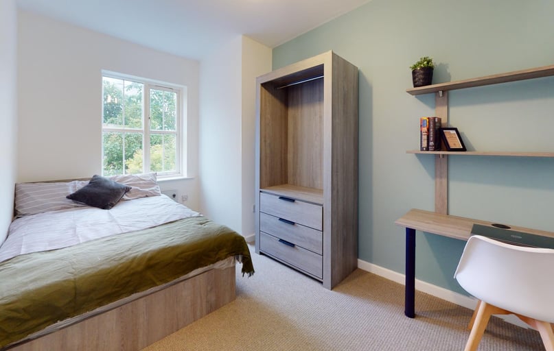 St Michaels Lane, Headingley, Leeds - Image 1