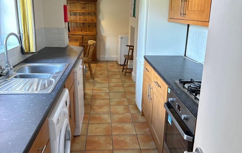 Newport, Uphill, Lincoln - Image 1