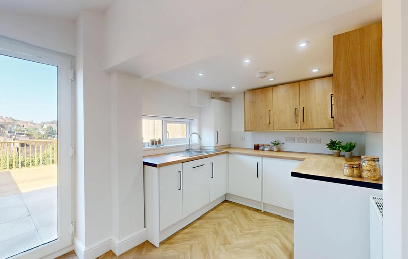 Coronation Avenue, Southdown, Bath - Image 1