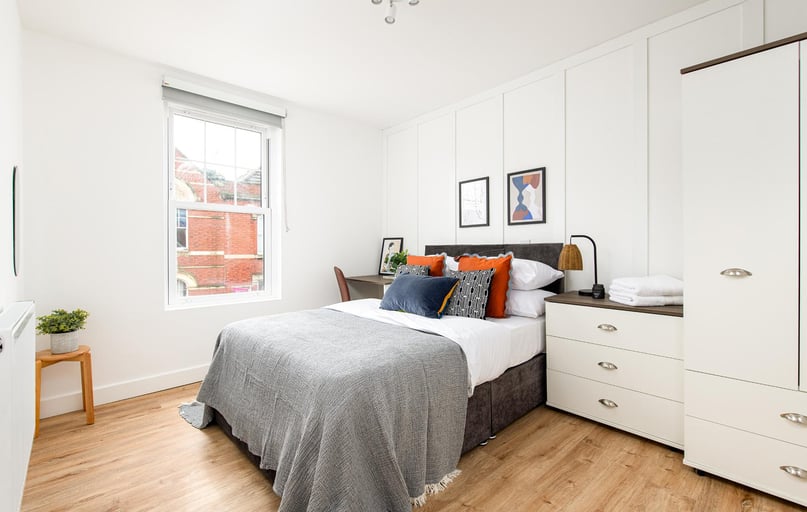 East Street, Bedminster, Bristol - Image 1