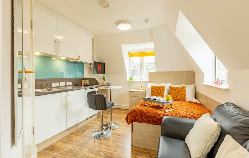 Top Floor Classic Studio, Iron Bridge Studios, Lower North Street, Pennsylvania, Exeter - Image 1