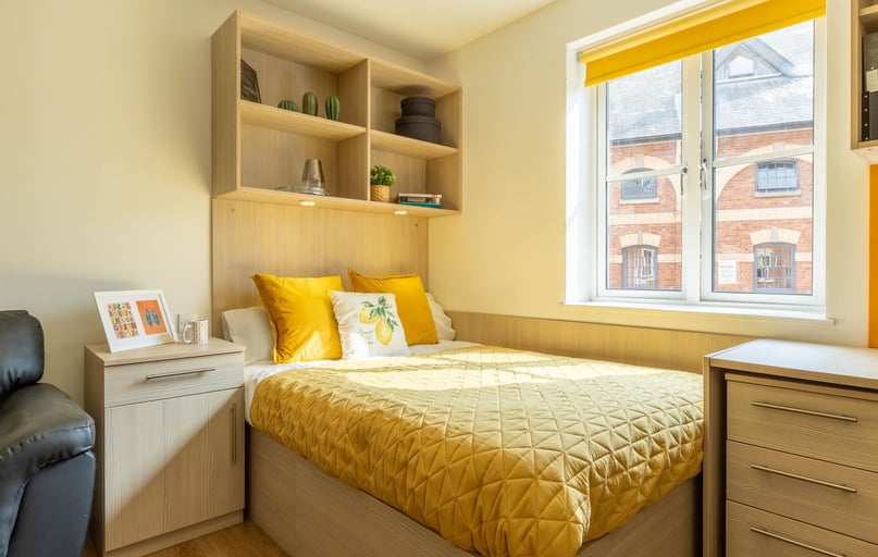 Classic Studio - Limited View, Iron Bridge Studios, Lower North Street, Pennsylvania, Exeter - Image 1