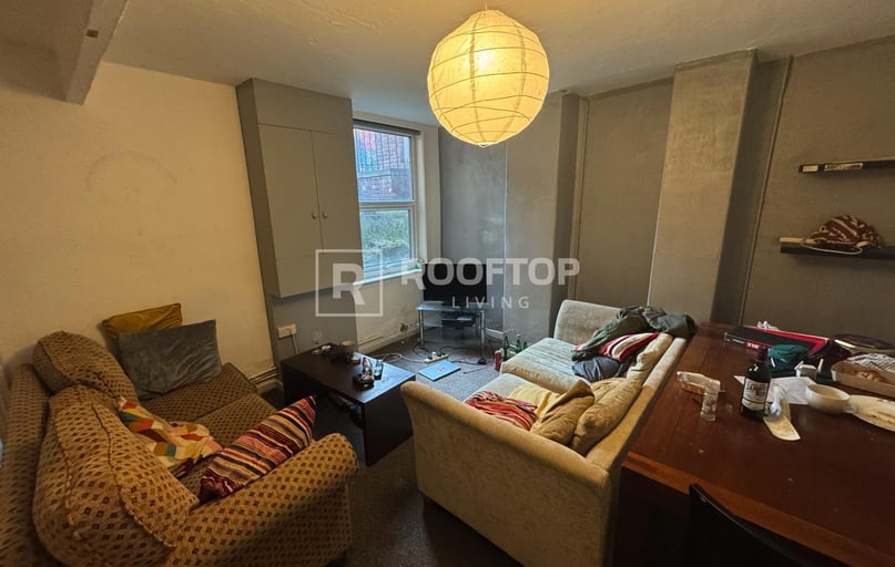 Brudenell Road, Hyde Park, Leeds - Image 1