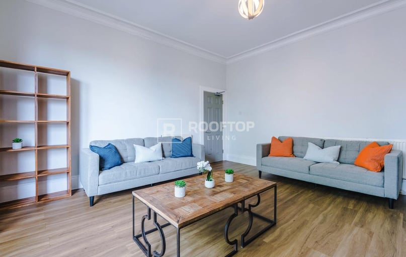 Consort Terrace, Woodhouse, Leeds - Image 1