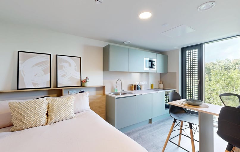 Classic Plus Studio, Burnsall House, 101 Burnsall Road, Earlsdon, Coventry - Image 1