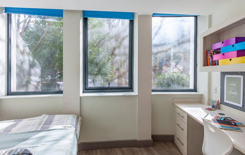 Top Floor Classic Studio, Mercury House, St Peters Road, Central, Bournemouth - Image 1