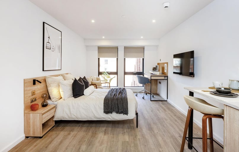 Superior Studio Floors 1-5, The Fabric Works, 4 Leylands Road, Hyde Park, Leeds - Image 1