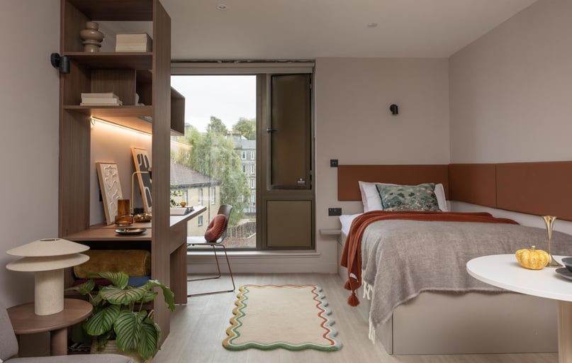 Deluxe Studio Plus, The Pepper Mill, 24-36 Dunedin Street, Marchmont, Edinburgh - Image 1