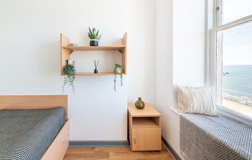 Silver Double with View, Alexandra Hall, Victoria Terrace, Central, Aberystwyth - Image 1