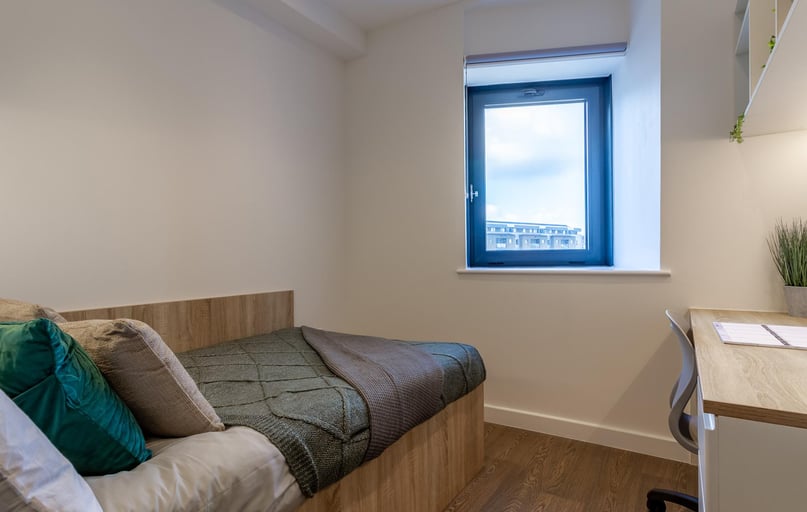 6 Bed Classic Ensuite, Saltwater Place, Notte Street, The Hoe, Plymouth - Image 1