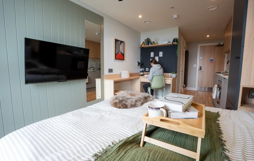 Classic Studio, Penthouse, Fusion Brent Cross Town, 145 Claremont Road, Brent Cross, London - Image 1