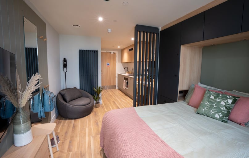 Premium Studio, Penthouse, Fusion Brent Cross Town, 145 Claremont Road, Brent Cross, London - Image 1