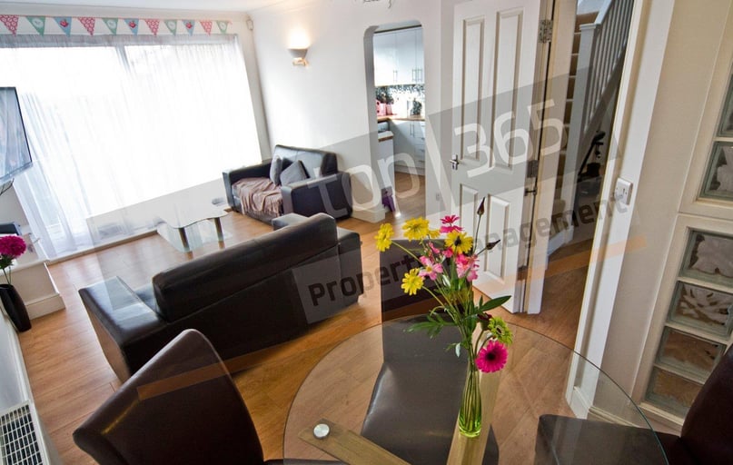 Nottingham, Lenton - Image 1