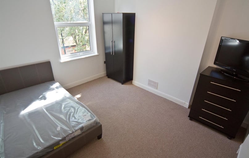 Frederick Grove, Lenton, Nottingham - Image 1