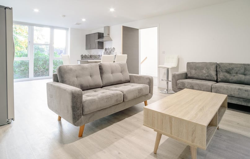 Queens Road East, Lenton Abbey, Nottingham - Image 1