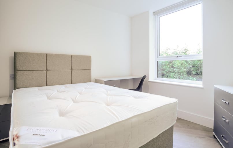 Queens Road East, Lenton Abbey, Nottingham - Image 1