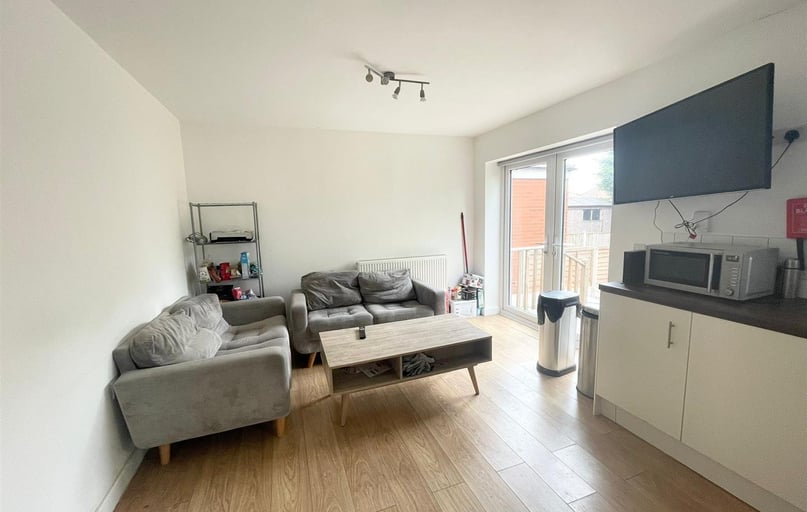 Middle Street, Beeston, Nottingham - Image 1