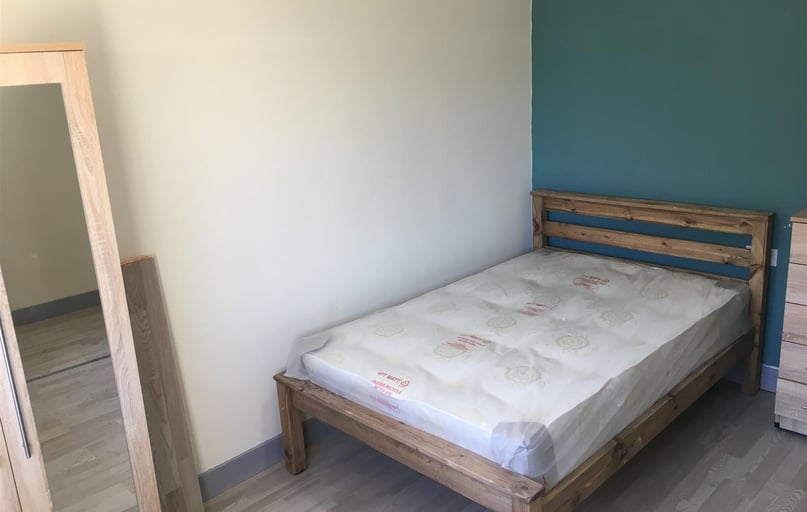 Saxton Close, Beeston, Nottingham - Image 1