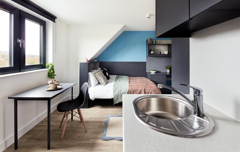 Classic Plus Studio, Hollis Wharf, Lower Bristol Road, Oldfield Park, Bath - Image 1