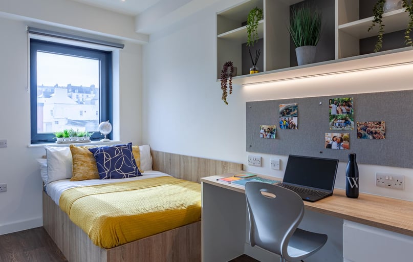 Deluxe Studio, Saltwater Place, Notte Street, The Hoe, Plymouth - Image 1