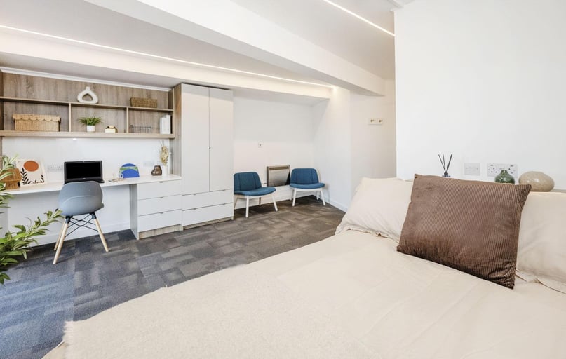 Deluxe Plus Single Ensuite, Gillows, 23-25 North Road, City Centre, Lancaster - Image 1