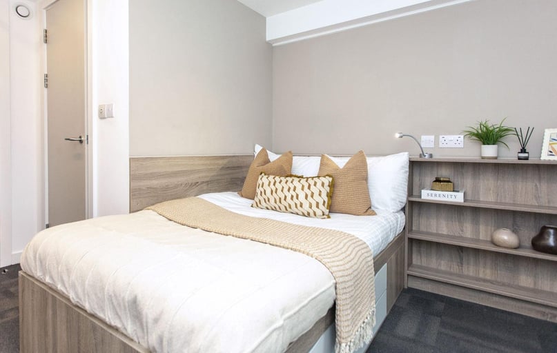 Deluxe Single Ensuite, Gillows, 23-25 North Road, City Centre, Lancaster - Image 1