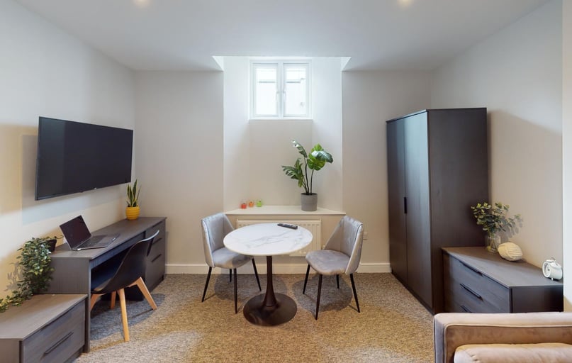 Whiteladies Road, Redland, Bristol - Image 1