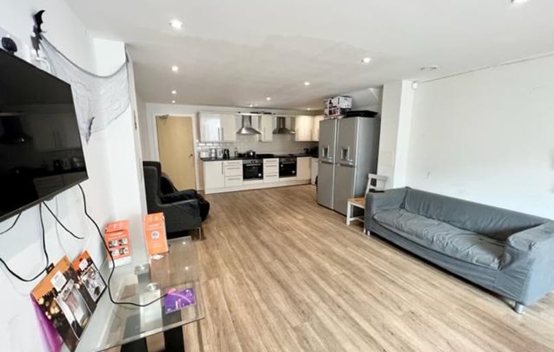 Well Meadow Drive, Netherthorpe, Sheffield - Image 1