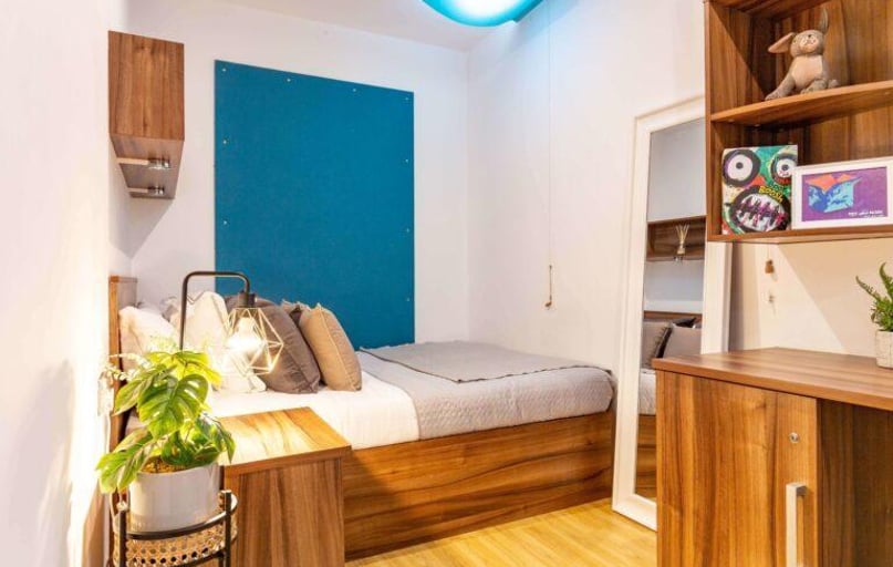 Studio with a Bath - Limited View, King Square Studios, 4 Dighton Street, City Centre, Bristol - Image 1