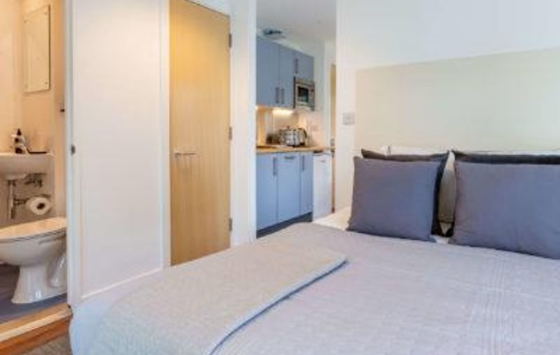 One Bed Flat, Harbour Court, Anchor Road, City Centre, Bristol - Image 1