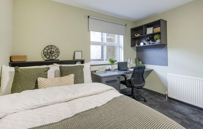 Classic Ensuite Wet Room, Dean House, New Cross Road, New Cross, London - Image 1