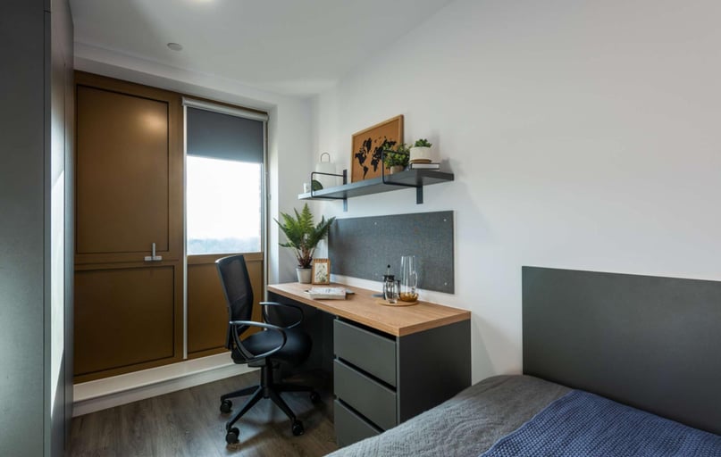 4 Bed Ensuite, The Valentine, 27-37 Perth Road, Gants Hill, London - Image 1