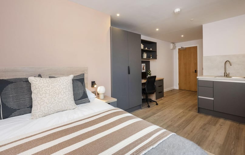 Standard Studio, Headrow Court, Park Cross Street, Hyde Park, Leeds - Image 1