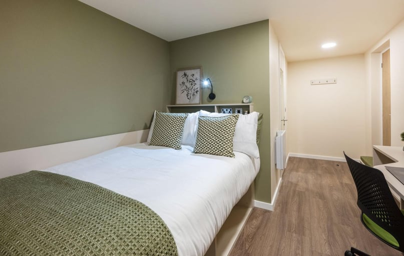 Bronze Studio, The Malt Works, Halmyre Street, Near University, Edinburgh - Image 1