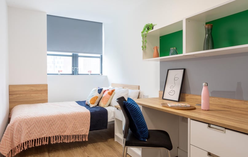 Gold Ensuite, Hotwells House, 192-216 Hotwell Road, Clifton, Bristol - Image 1