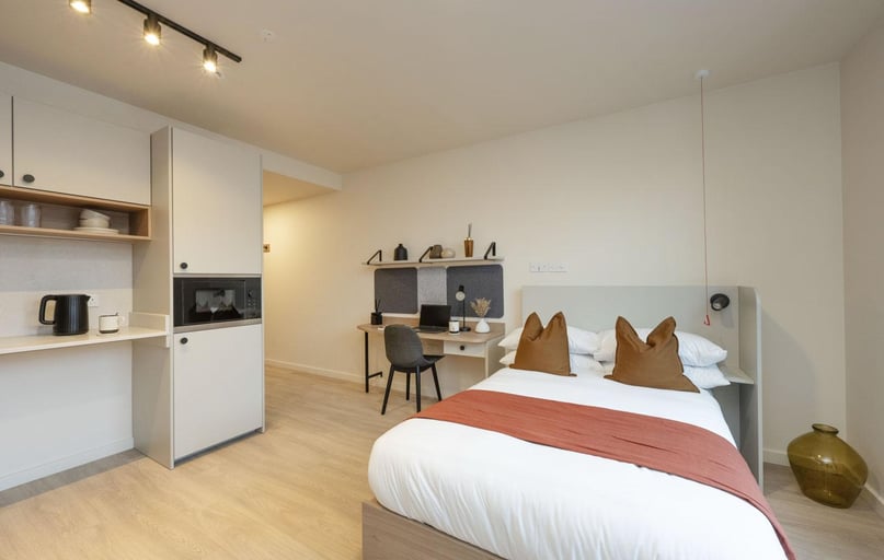 Accessible Studio, Press House, 81-88 Beresford Street, Woolwich, London - Image 1