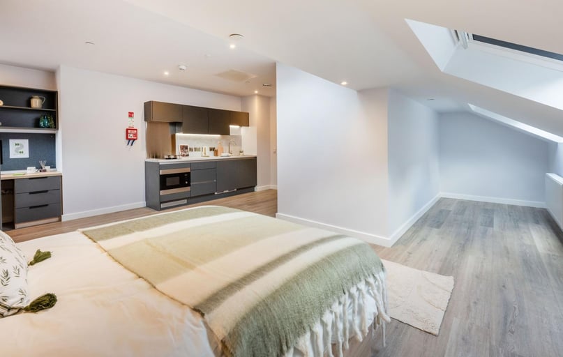 Superior Studio, Headrow Court, Park Cross Street, Hyde Park, Leeds - Image 1